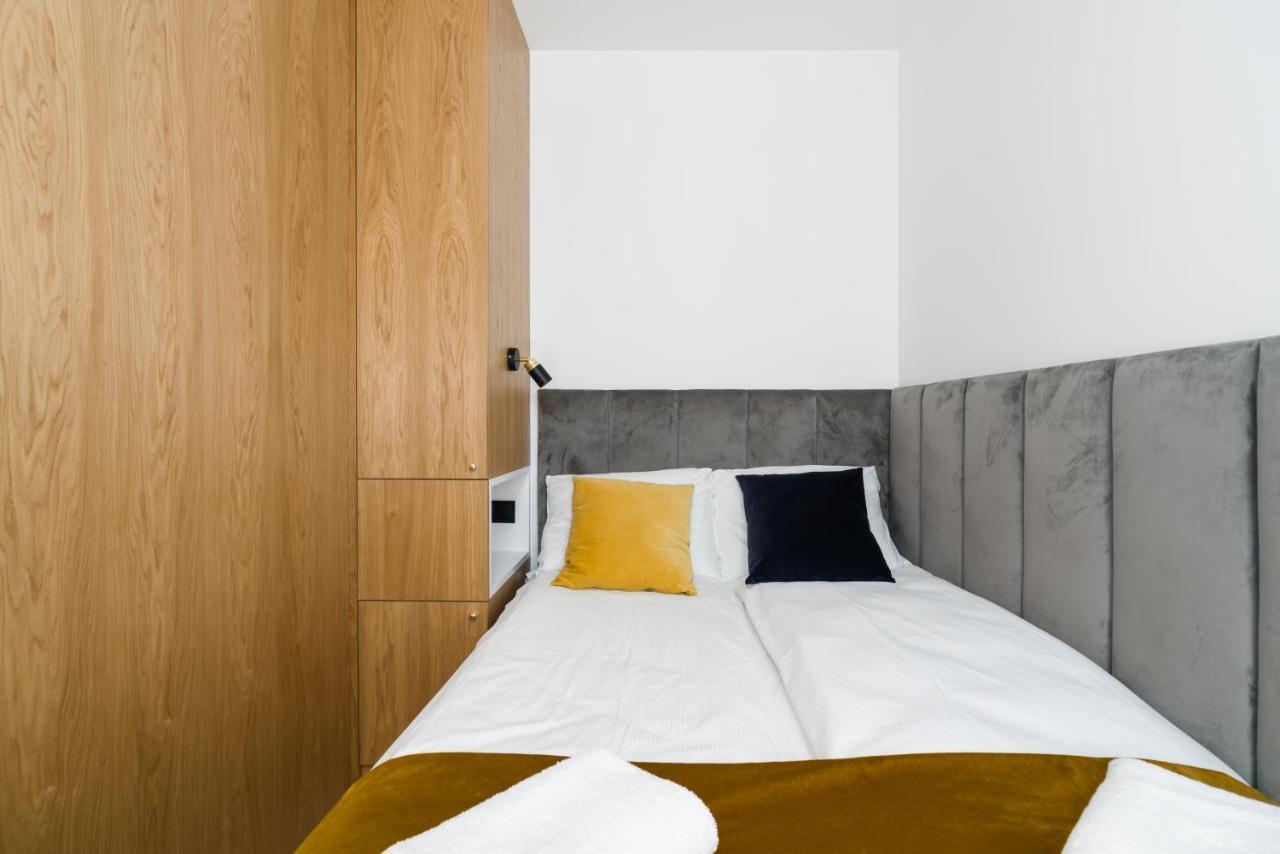 Niedzialkowskiego 25 Apartments Stary Browar City Center By Renters Prestige Познан Екстериор снимка